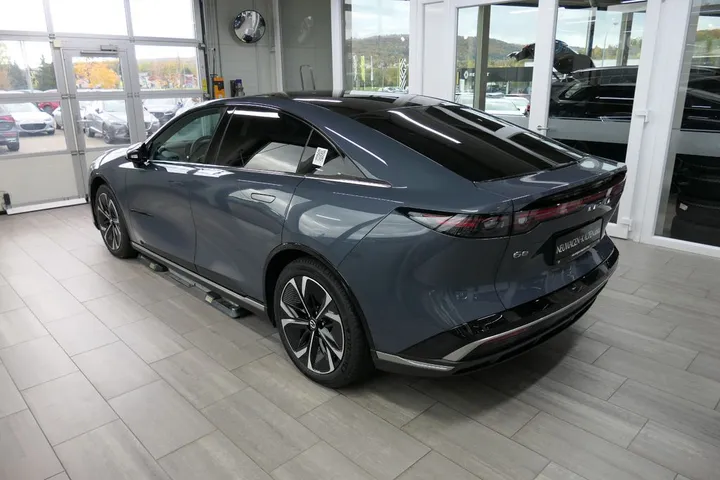 Mazda 6e