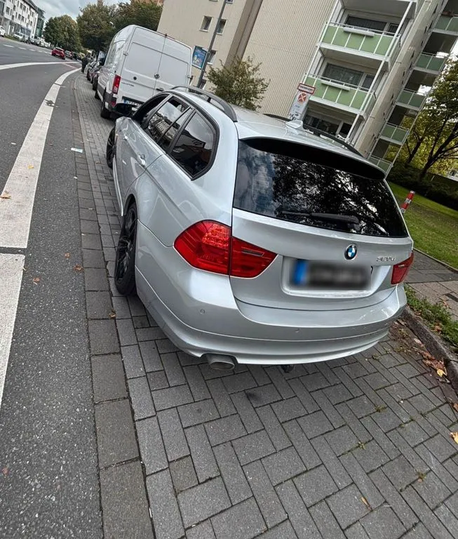 BMW 320