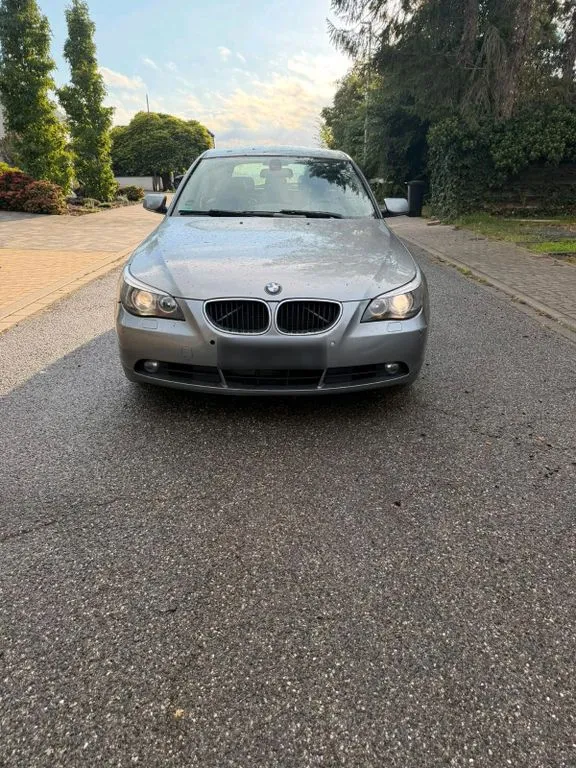 BMW 525