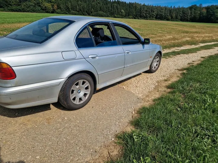 BMW 525