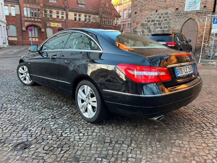 Mercedes-Benz E 250
