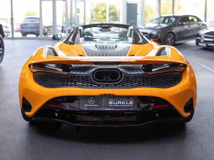 McLaren 750S