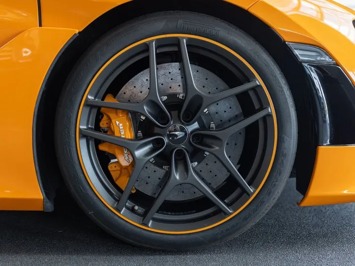 McLaren 750S
