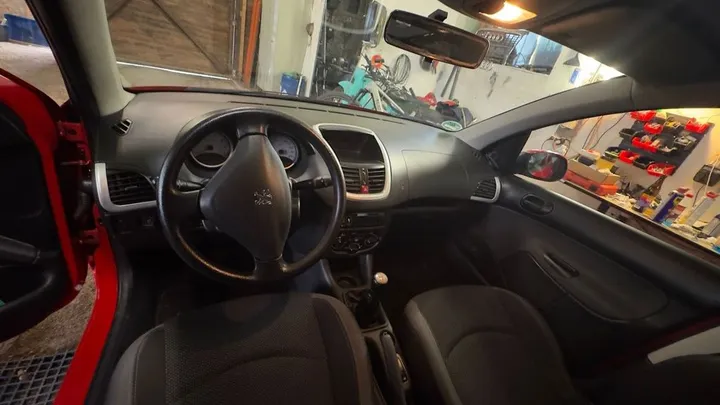 Peugeot 206