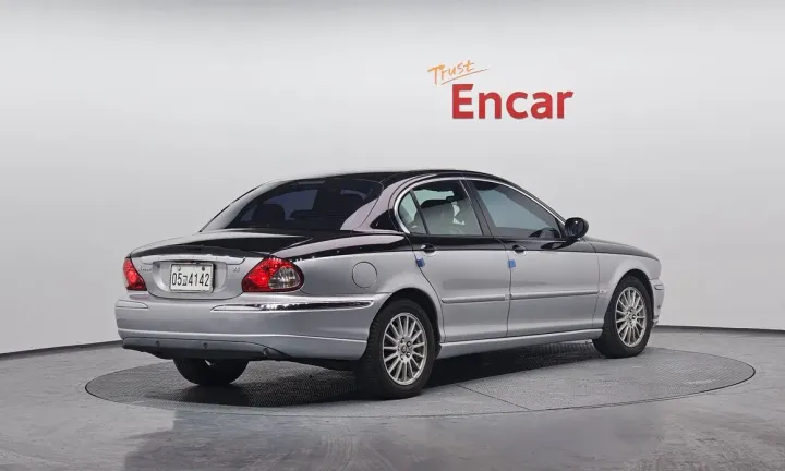Jaguar X-TYPE
