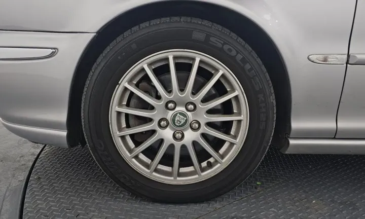 Jaguar X-TYPE