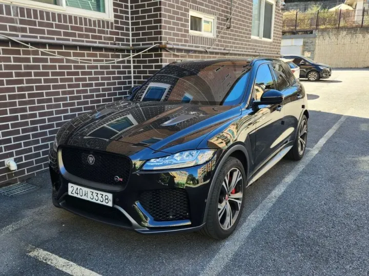 Jaguar F-PACE