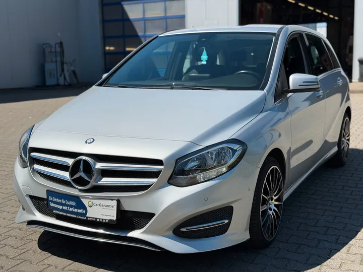 Mercedes-Benz B 180
