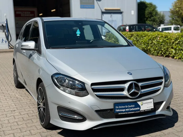 Mercedes-Benz B 180