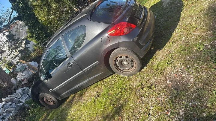 Peugeot 207
