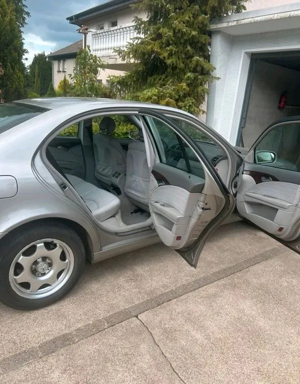 Mercedes-Benz E 200