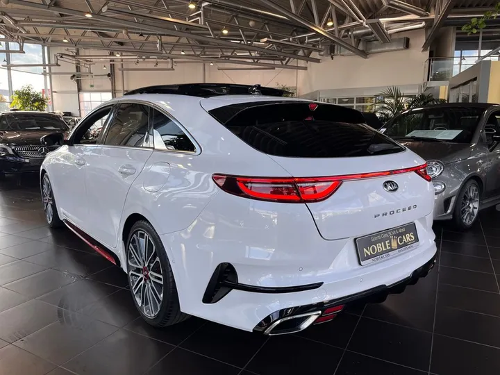 Kia pro cee'd / ProCeed