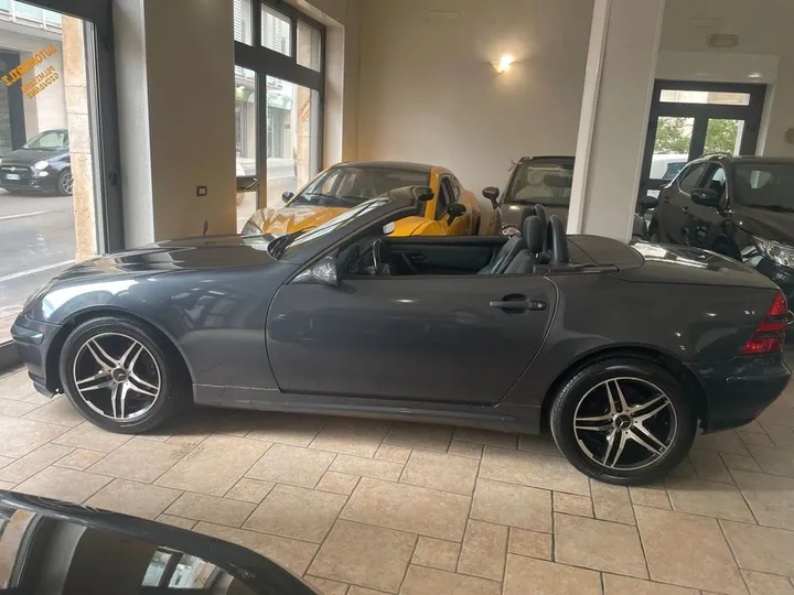 Mercedes-Benz SLK 200