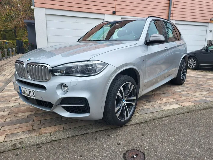 BMW X5 M50