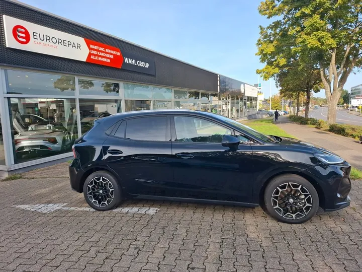 MG MG4 EV Urban