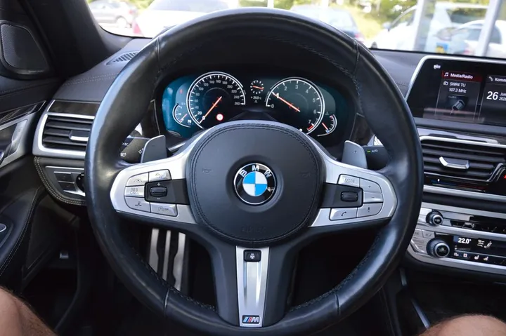 BMW 740