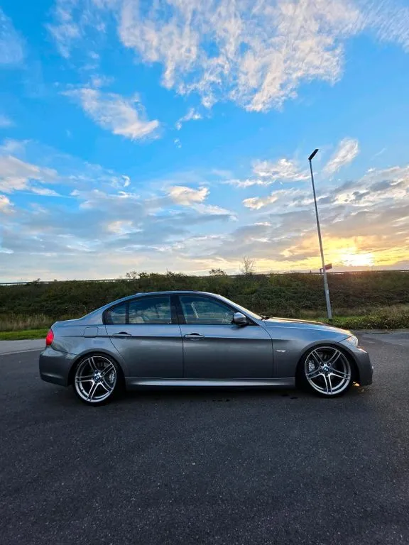 BMW 325