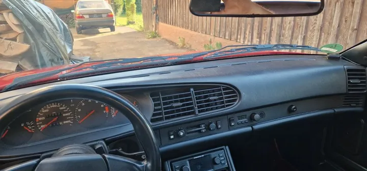 Porsche 944