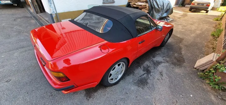 Porsche 944