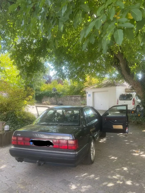Audi V8