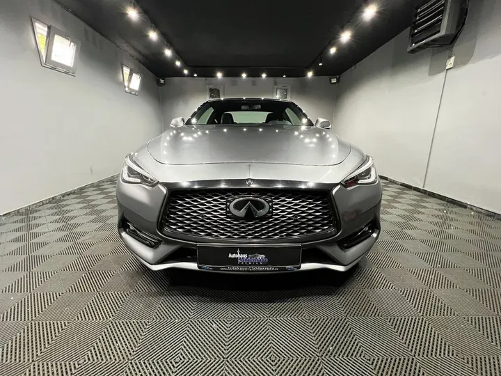 Infiniti Q60