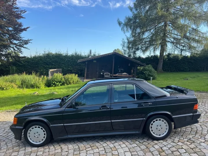 Mercedes-Benz 190