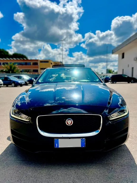 Jaguar XE