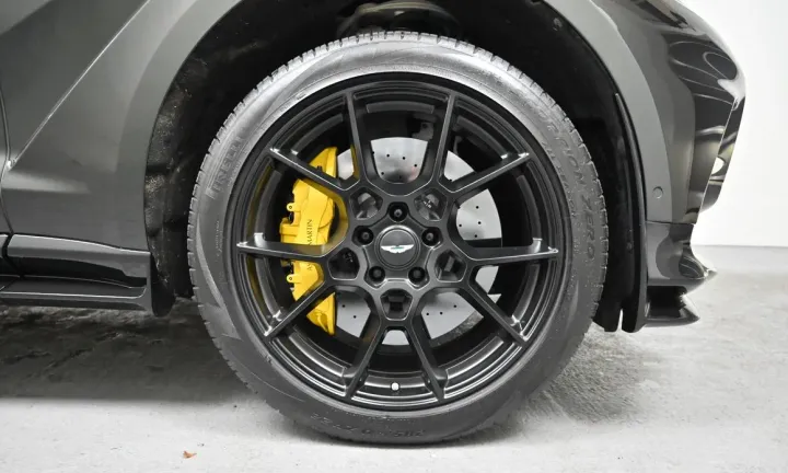 Astonmartin DBX