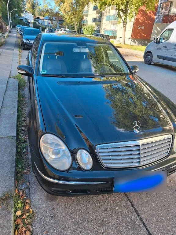 Mercedes-Benz 240