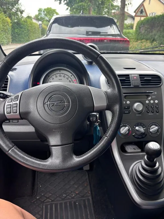Opel Agila