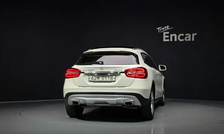 Mercedes-Benz GLA-Class