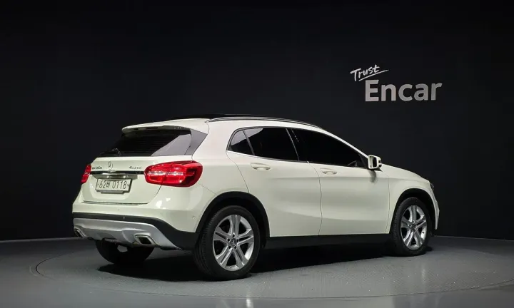 Mercedes-Benz GLA-Class