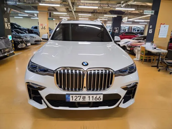 BMW X7