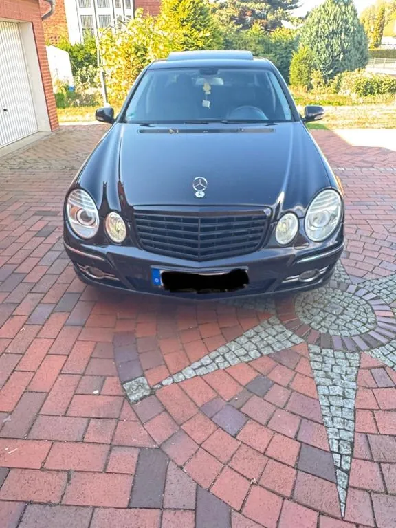Mercedes-Benz E 220