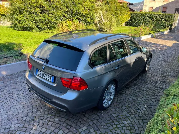 BMW 330