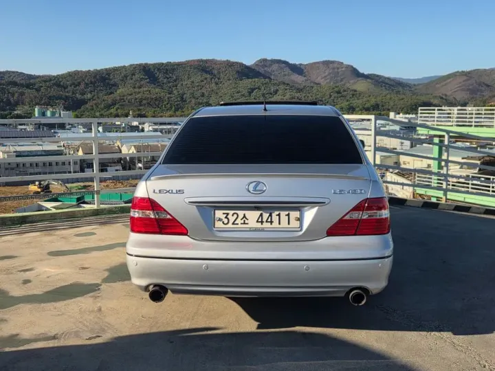 Lexus LS