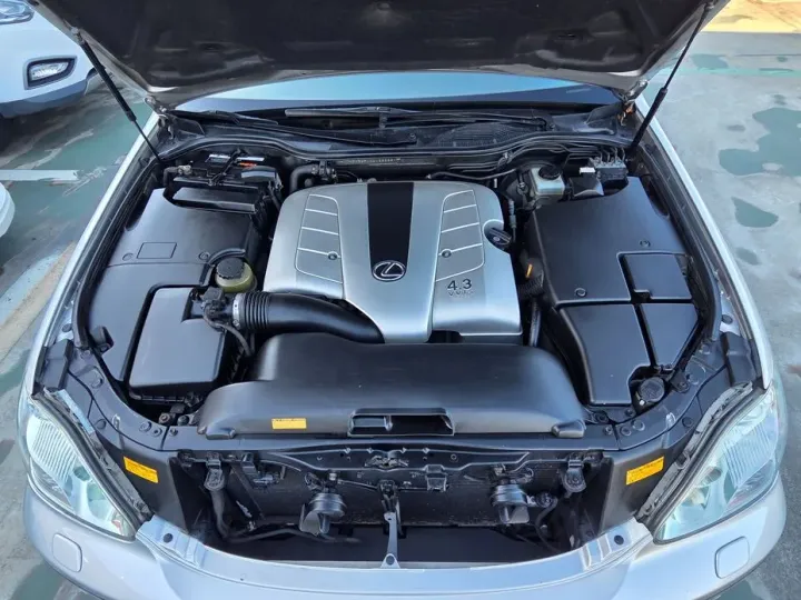Lexus LS