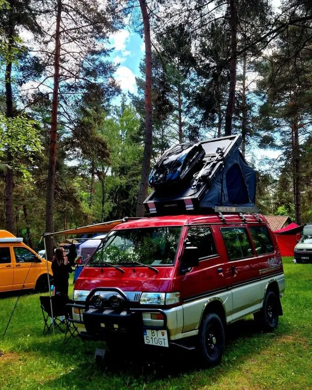 Mitsubishi L300
