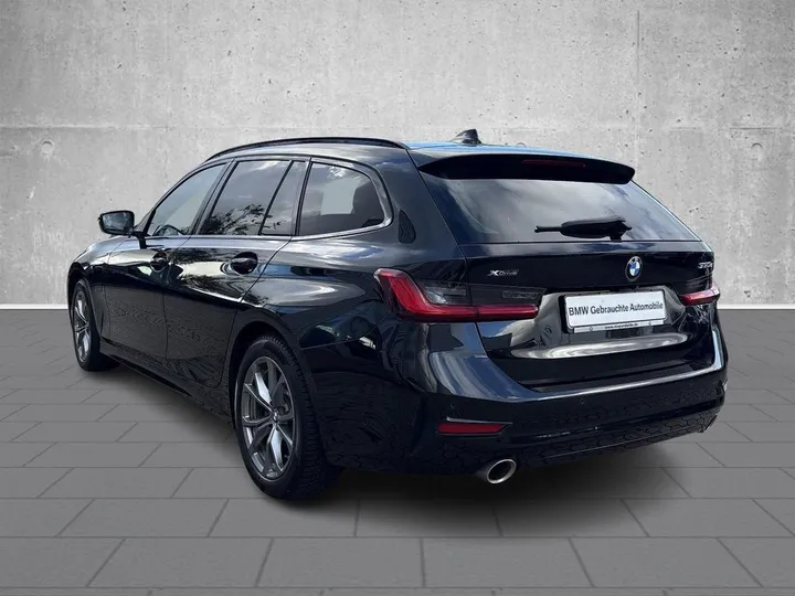 BMW 330