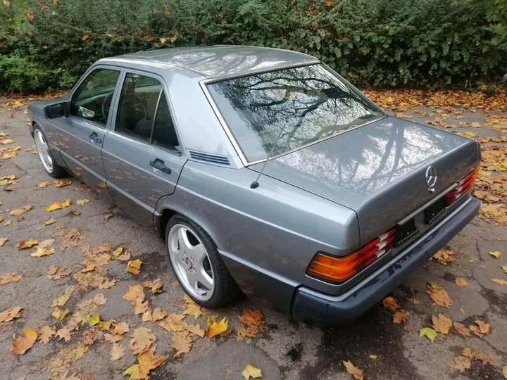 Mercedes-Benz 190