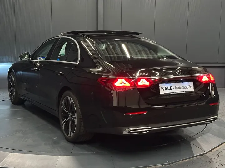 Mercedes-Benz E 220