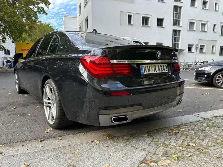 BMW 750