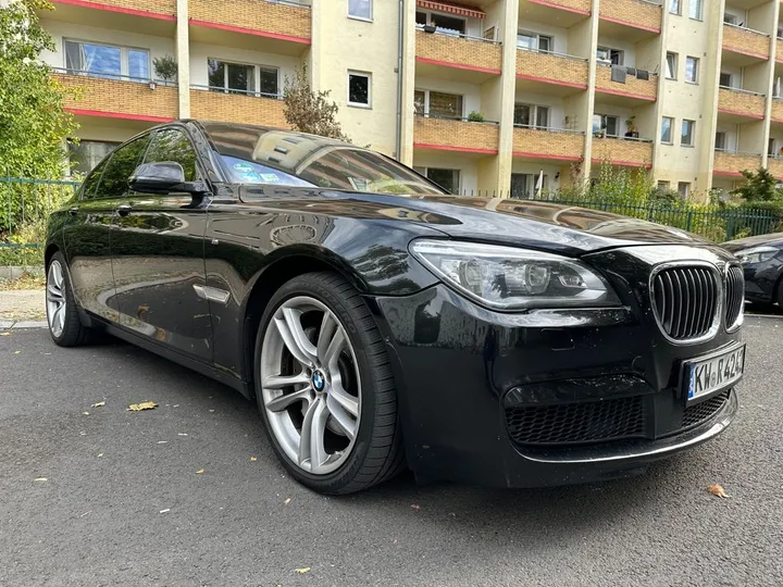 BMW 750