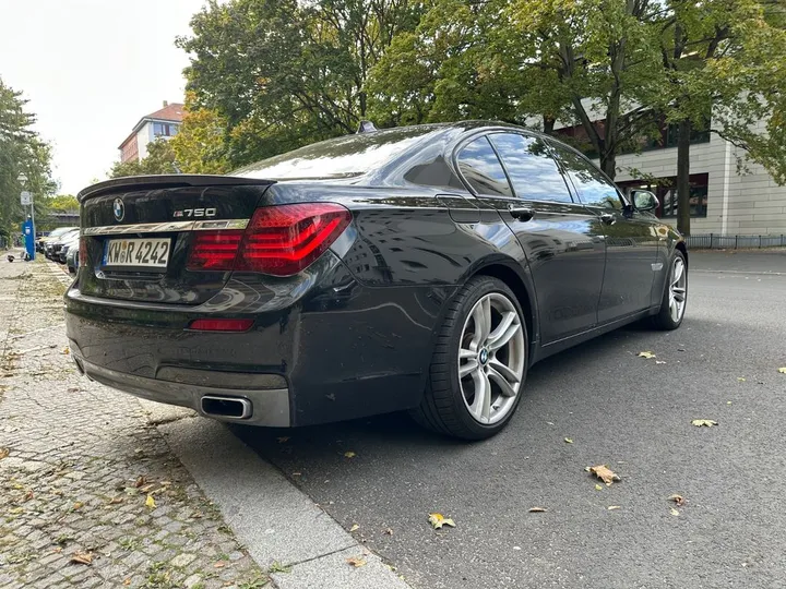 BMW 750