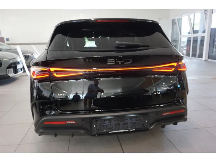 BYD SEAL 6