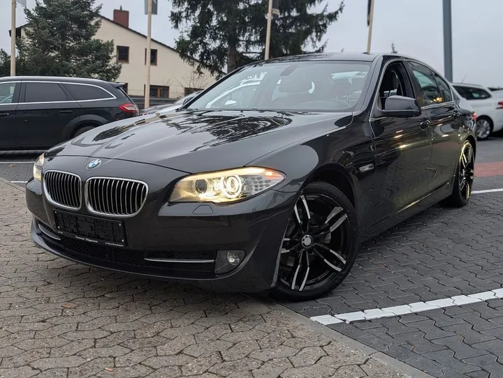 BMW 523