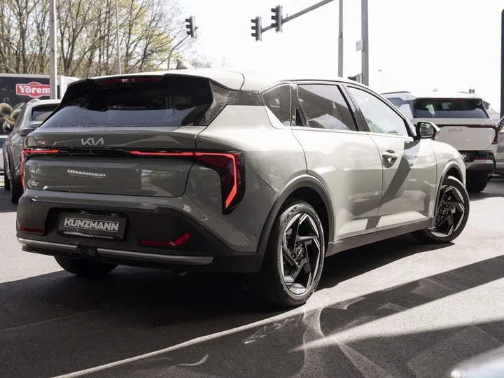 Kia K4
