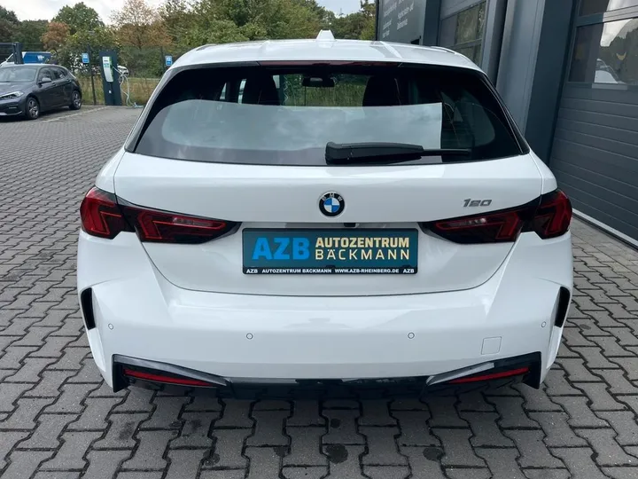 BMW 120