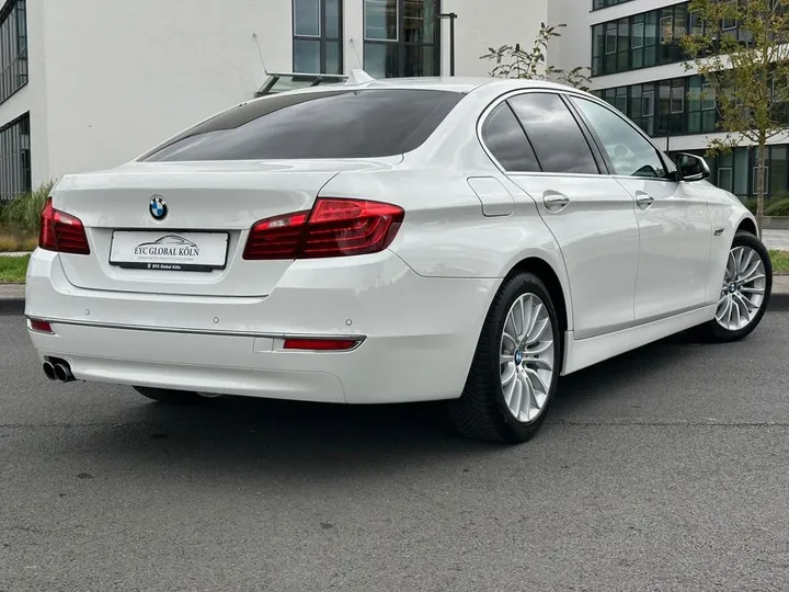 BMW 528