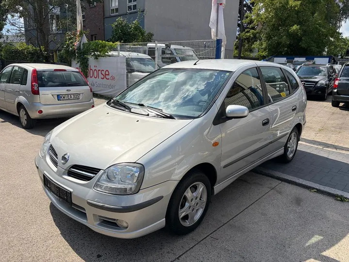 Nissan Almera